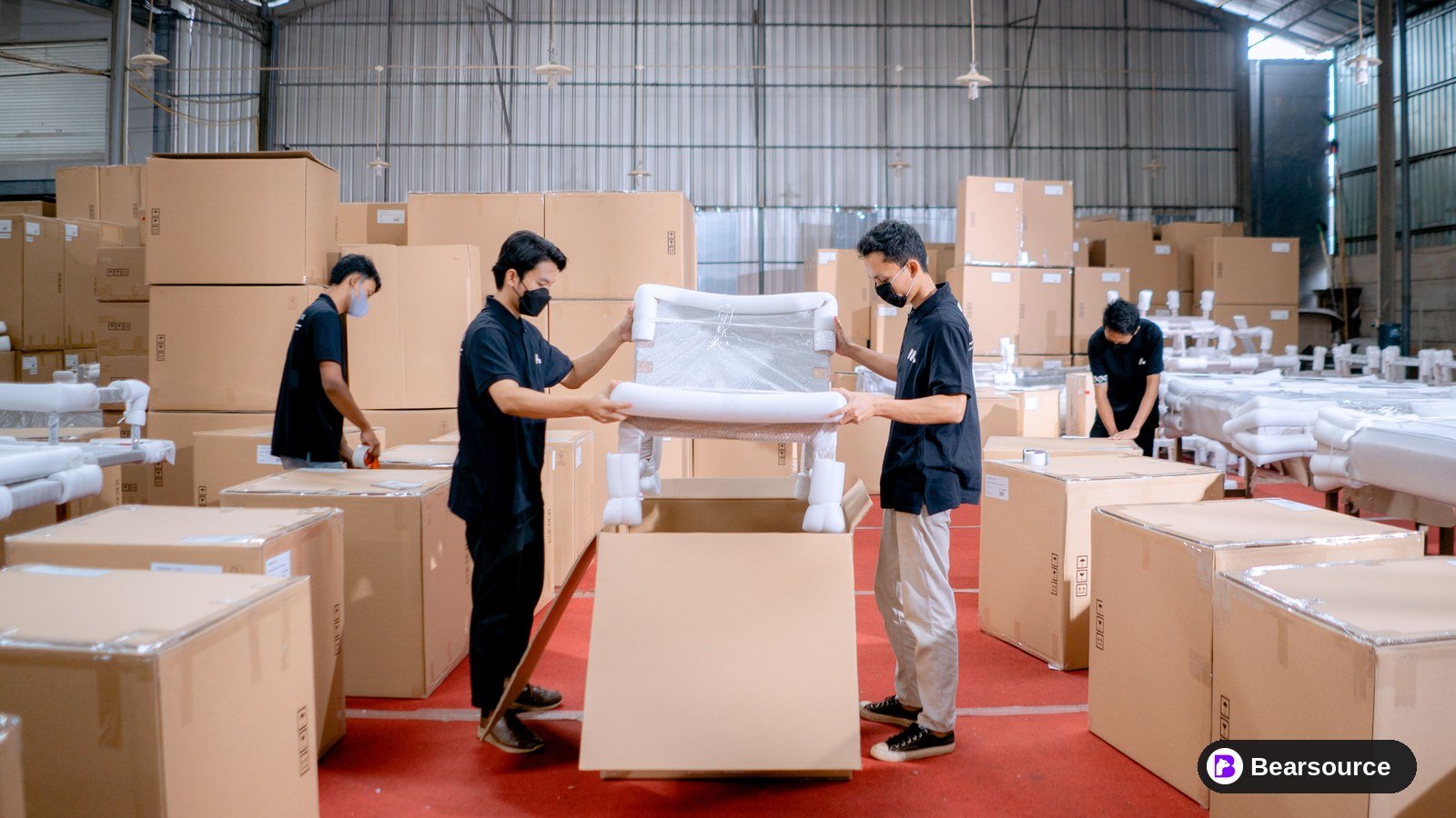 Sourcing agent vs trading company: two different middlemen between you and the factory